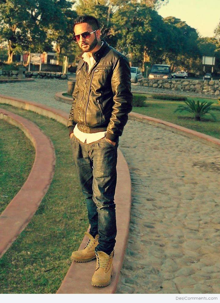 Amar Sajaalpuri In Casual Outfit