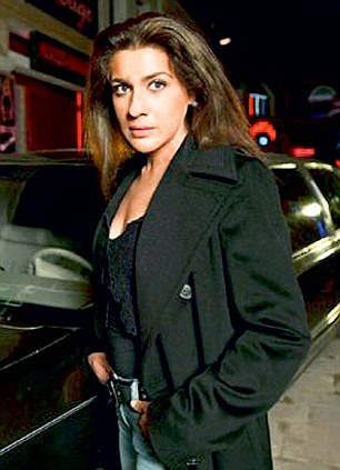Amrita Singh In Black Coat