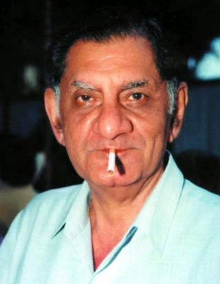 Anand Bakshi Smoking