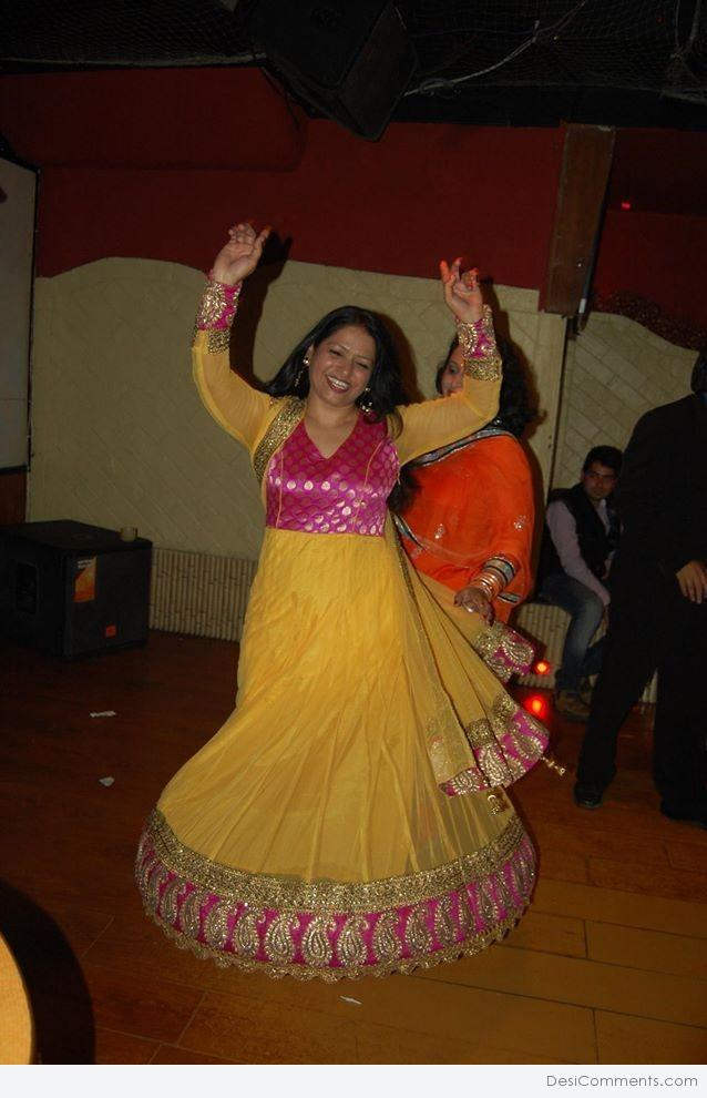 Anita Shabdeesh Dancing