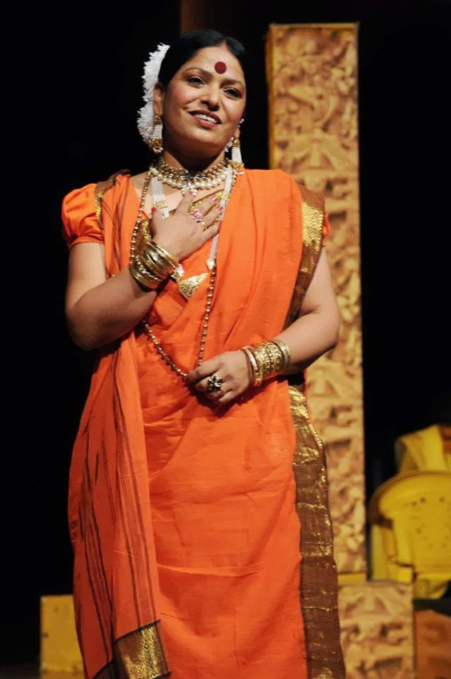 Anita Shabdeesh Performing