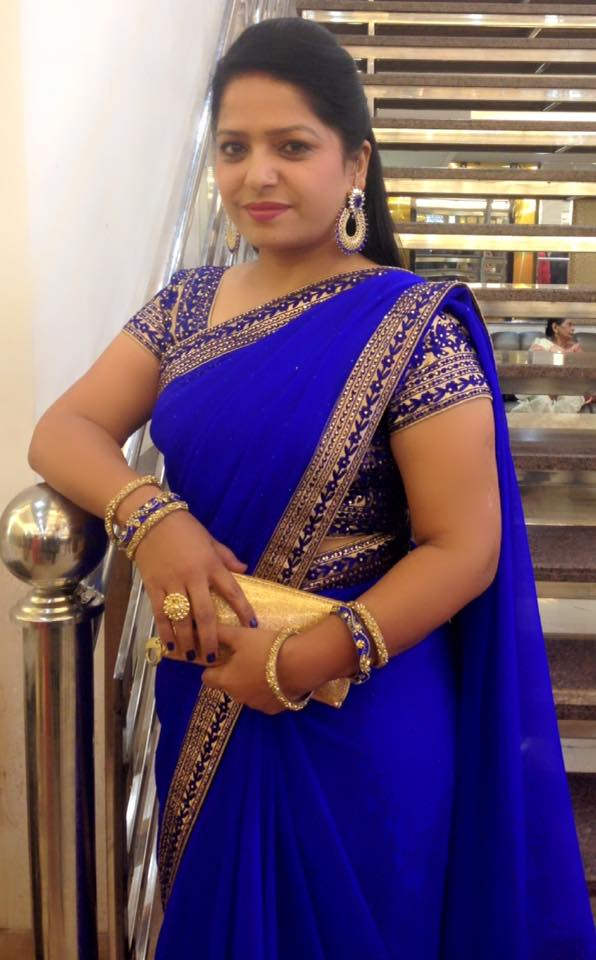 Anita Shabdeesh Wearing Blue Saree