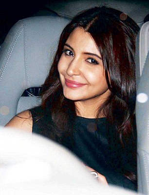 Anushka Sharma Smiling