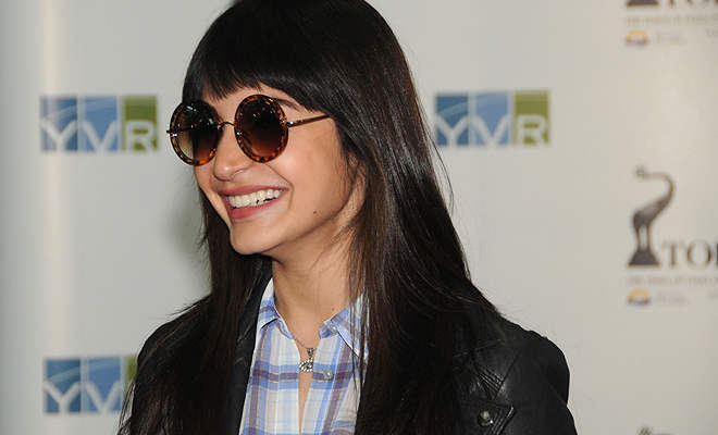 Anushka Sharma Wearing Sunglasses