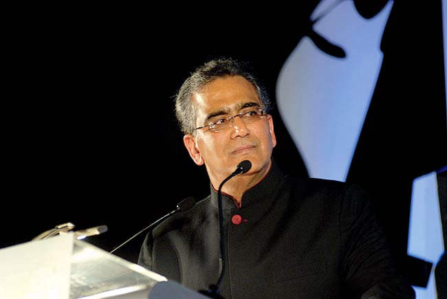 Aroon Purie Addressing