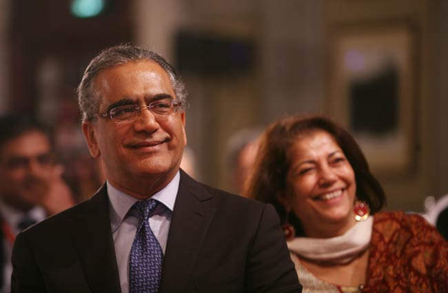 Aroon Purie And His Wife