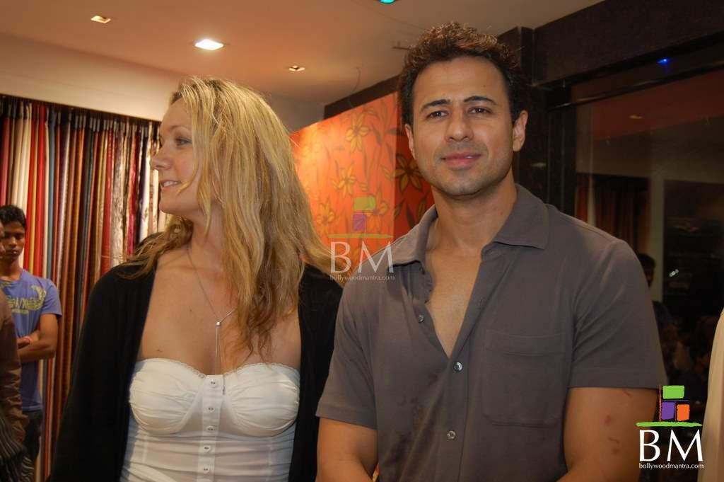 Aryan Vaid With His Wife