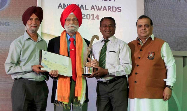 Balbir Singh, Sr Holding Award