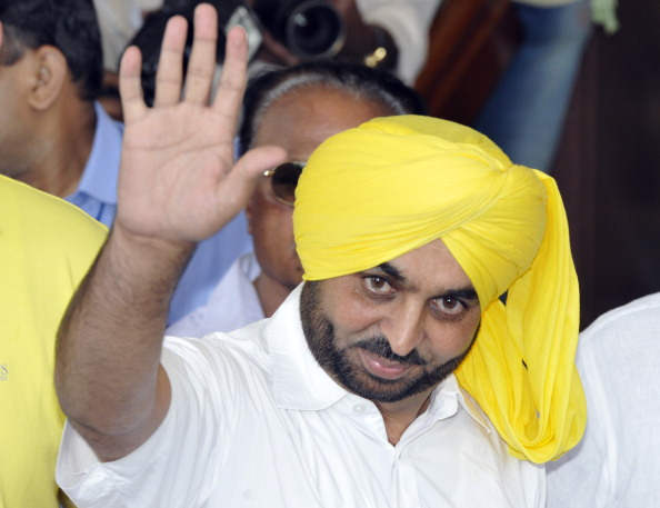 Bhagwant Mann Wearing Yellow Turban
