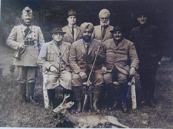 Bhupinder Singh With Other Officers