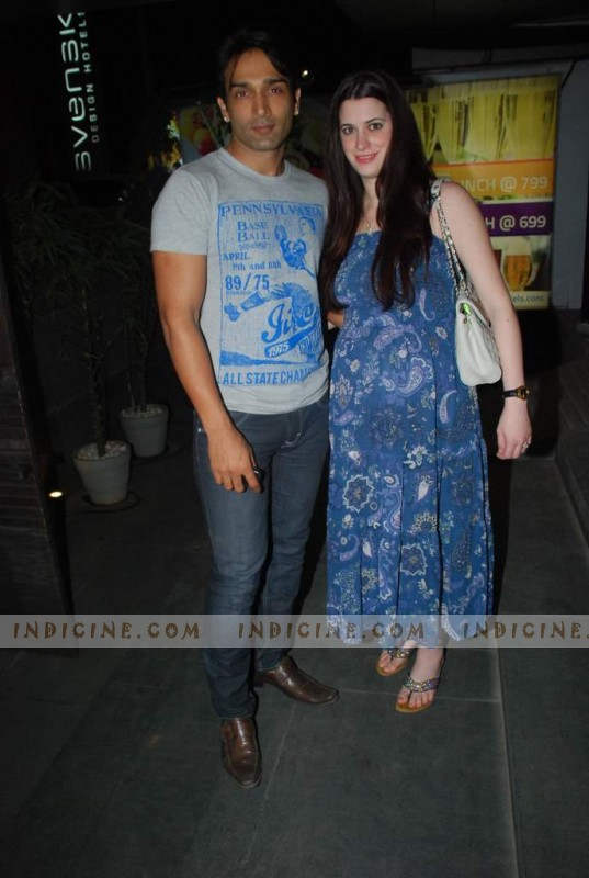 Bunty Grewal And His Wife