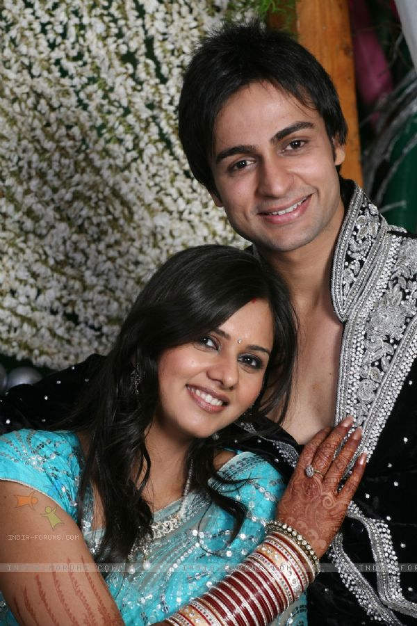 Daljeet Kaur With Her Husband