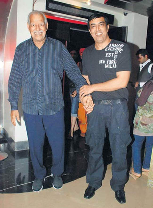 Dara Singh With His Son