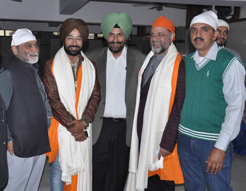 Darshan Aulakh With Others