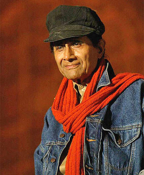 Dev Anand Sweet Smiling