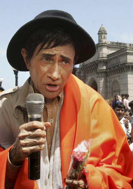 Dev Anand With Mic