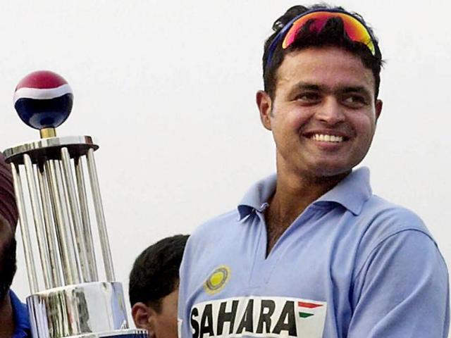 Dinesh Mongia With Trophy