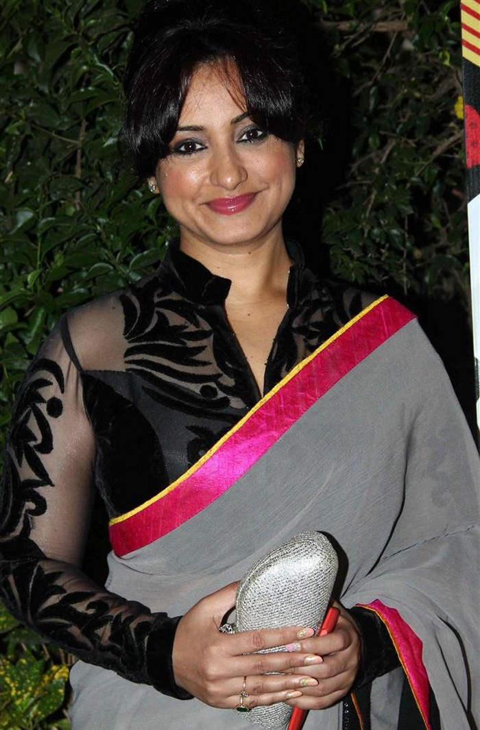 Divya Dutta Wearing Grey Saree