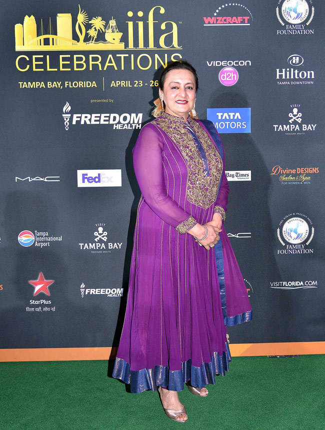 Dolly Ahluwalia In Purple Suit