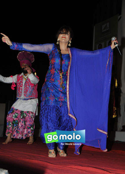 Dolly Sidhu Dancing On Stage