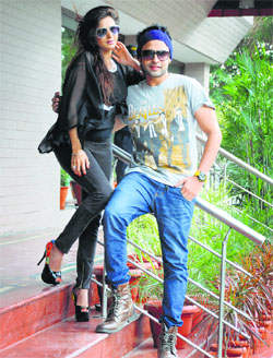 Gaurav Kakkar Sthanding On Stairs With Girl