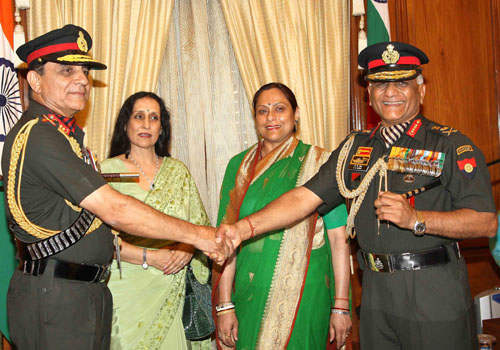 General Deepak Kapoor Shaking Hand