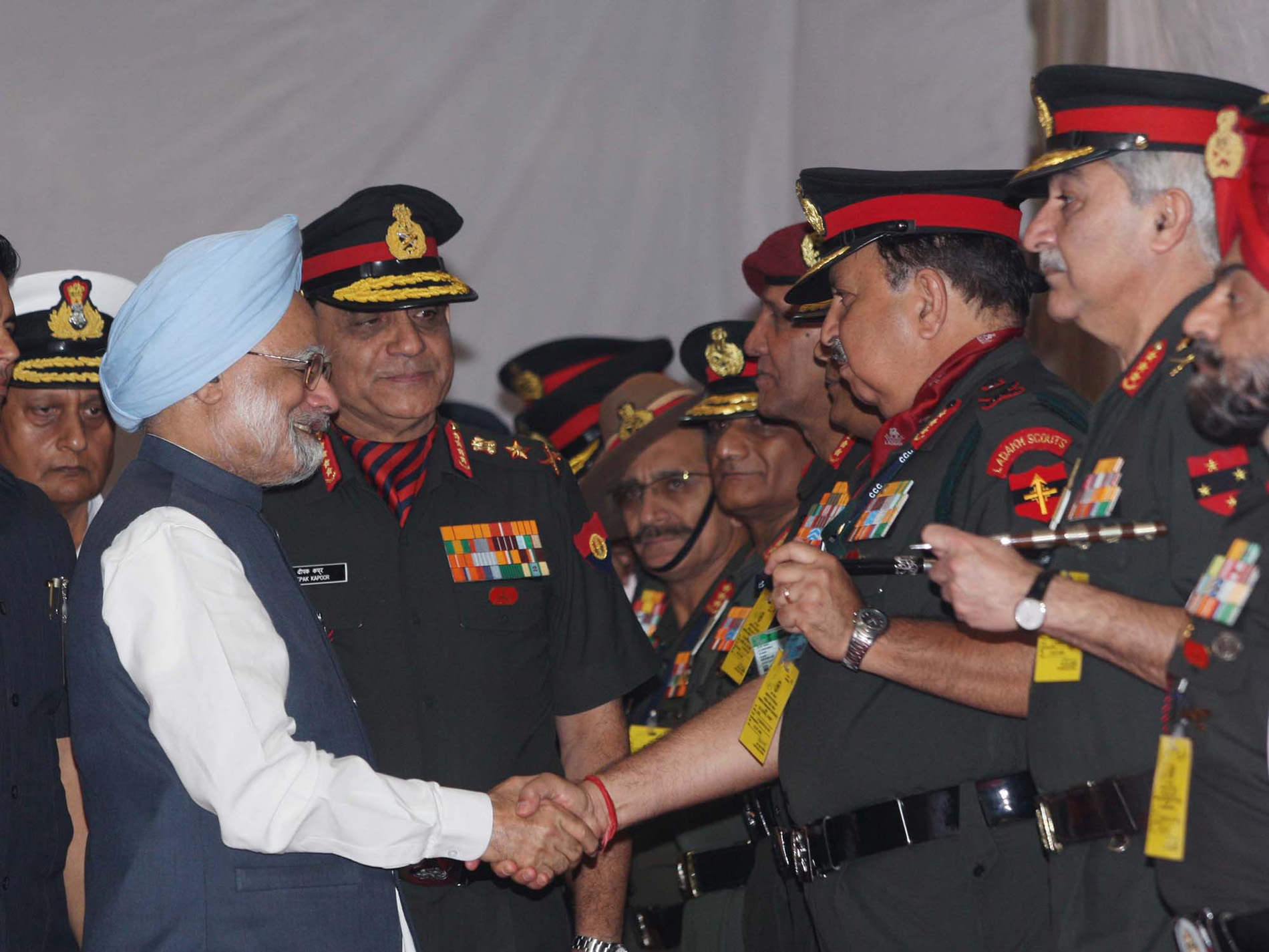 General Deepak Kapoor With Manmohan Singh
