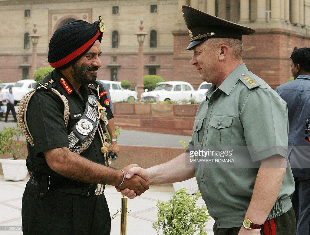 General Joginder Jaswant Singh Shakes Hands With Commander In Chief Of The Russian Land Forces