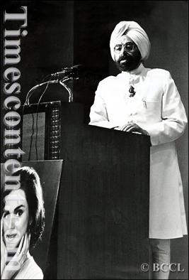 Giani Zail Singh Giving Speech