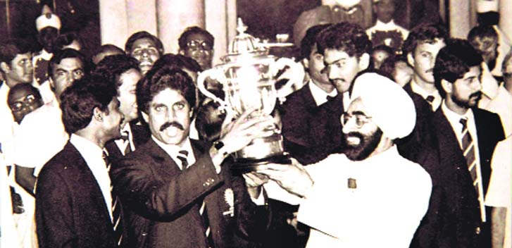 Giani Zail Singh With Cricketer Kapil