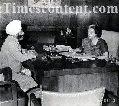 Giani Zail Singh With Mrs Indira Gandhi