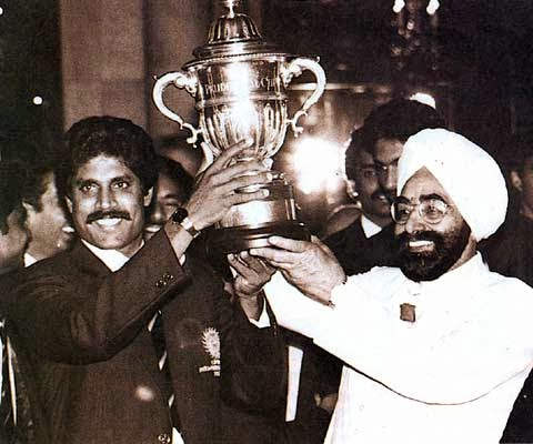 Kapil Dev Holding Trophy With President Giani Zail Singh
