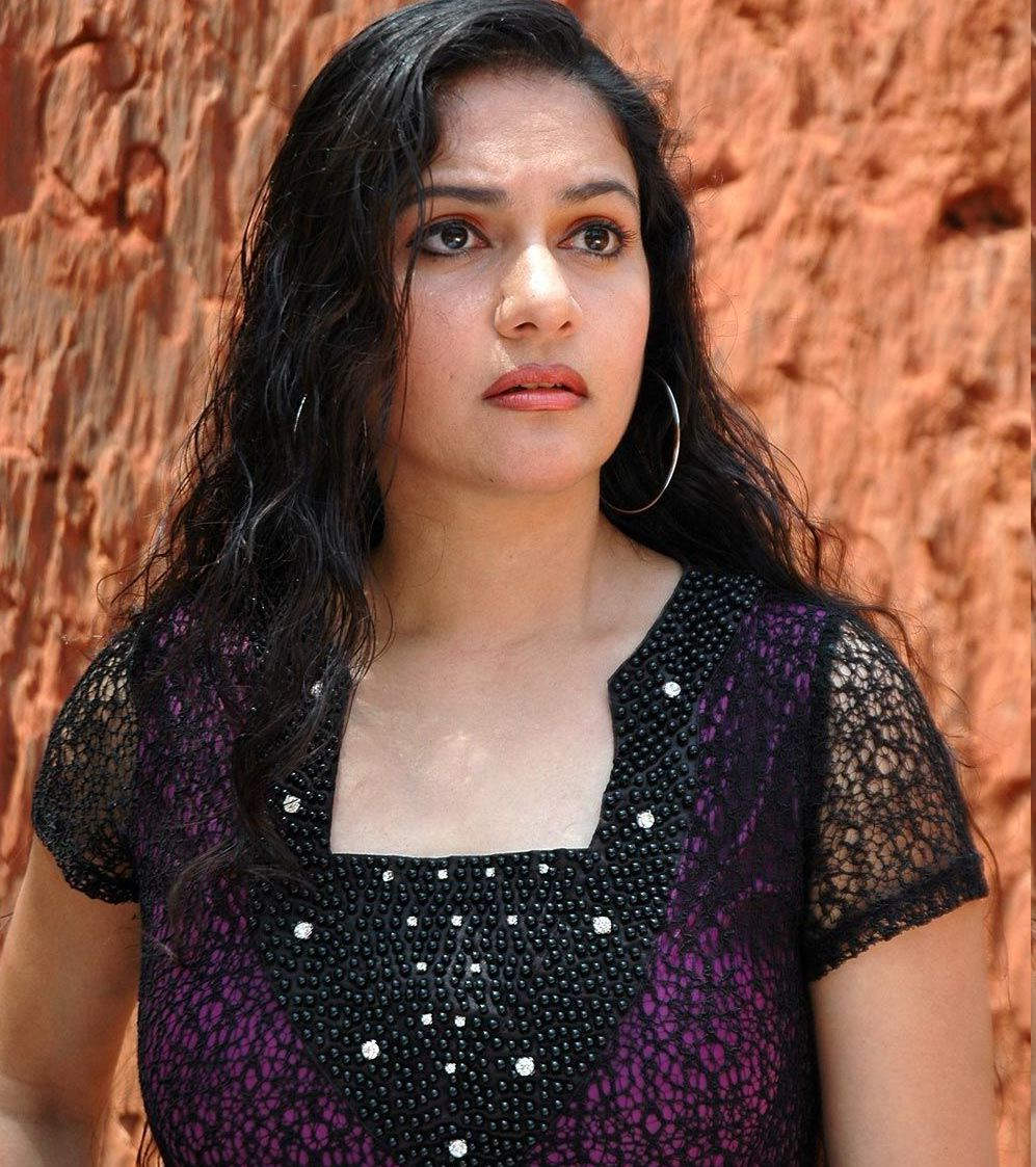 Pretty Actress Gracy Singh
