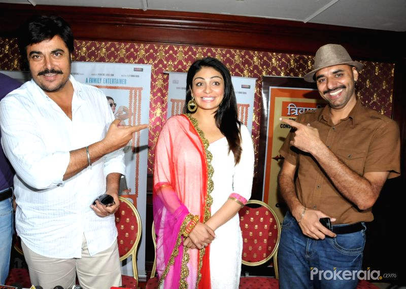 Neeru Bajwa With Actors Guggu Gill
