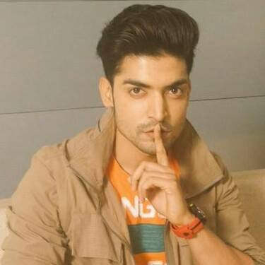 Gurmeet Chaudhary Putting Finger On His Lips