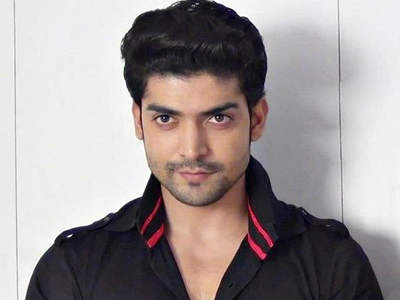 Gurmeet Chaudhary Wearing Black Shirt