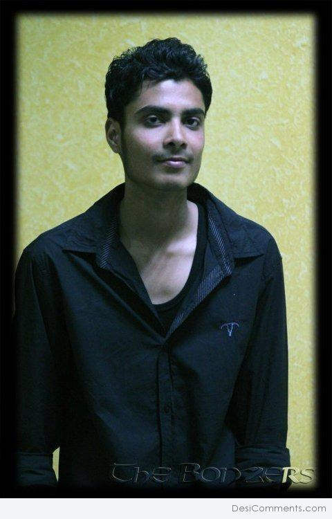 Gurnazar Chattha Wearin Black Shirt