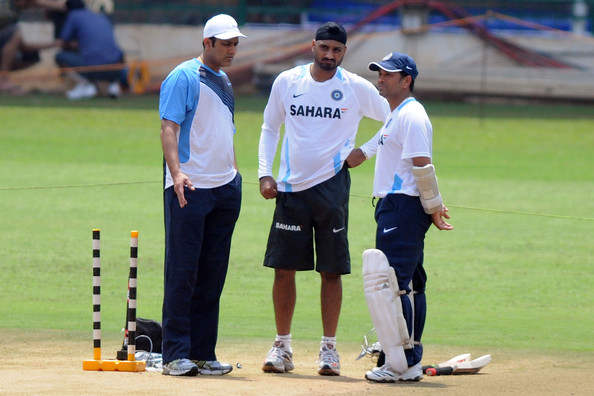 Harbhajan Singh Standing With Sachin Tendulkar On Pitch