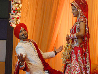 Harbhajan Singh With Wife