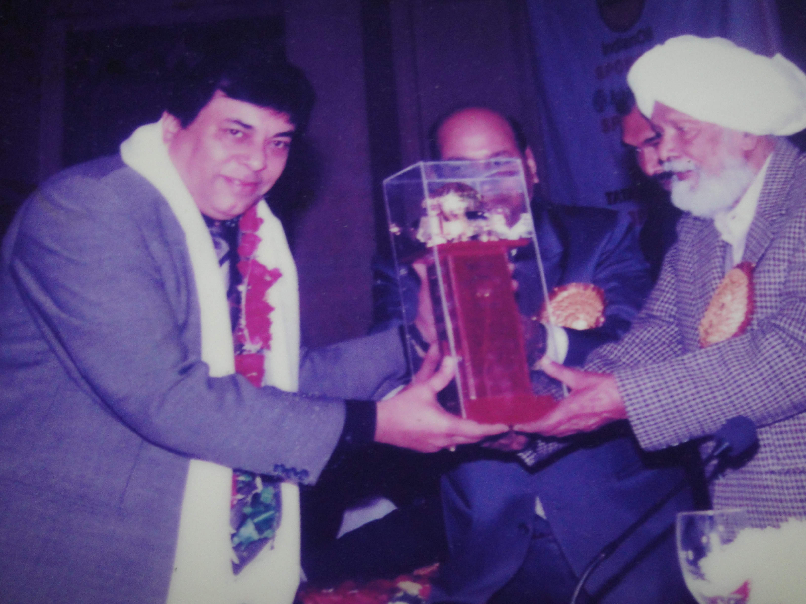 Harkishan Singh Surjeet Giving Award To Someone