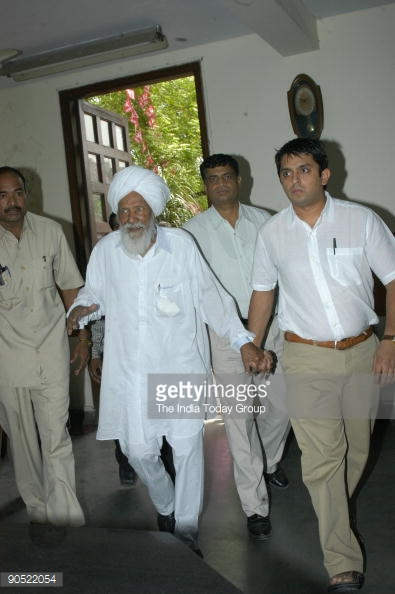 Harkishan Singh Surjeet Wearing White Kurta Pajama