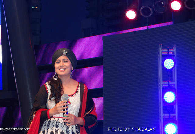 Harshdeep Kaur Wearing Red And White Combination Suit