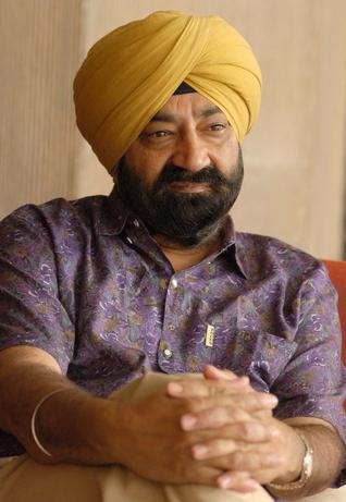 Jaspal Bhatti Wearing Yellow Turban