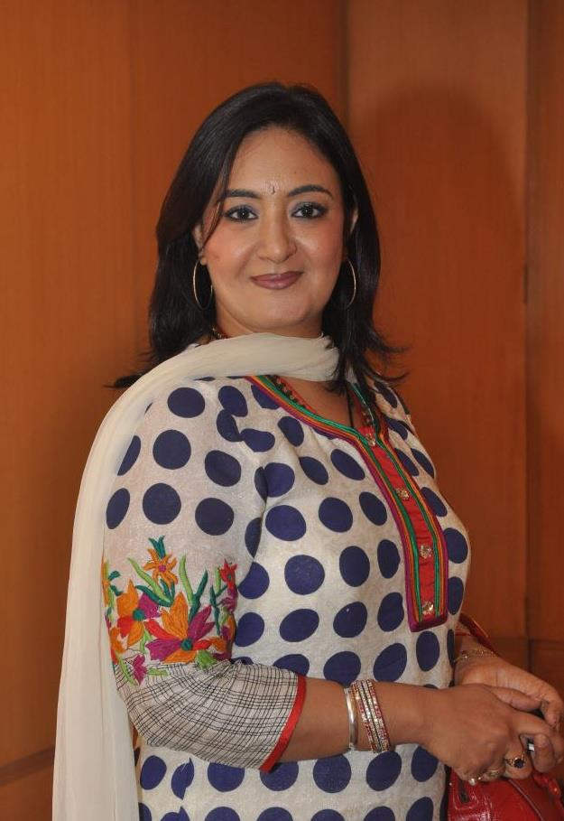 Side Pose Picture Of Jaspinder Narula