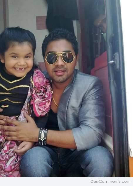 Jaswant Singh Rathore With Little Girl