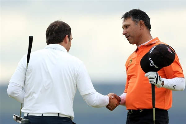 Jeev Milkha Singh Shaking Hand With Player