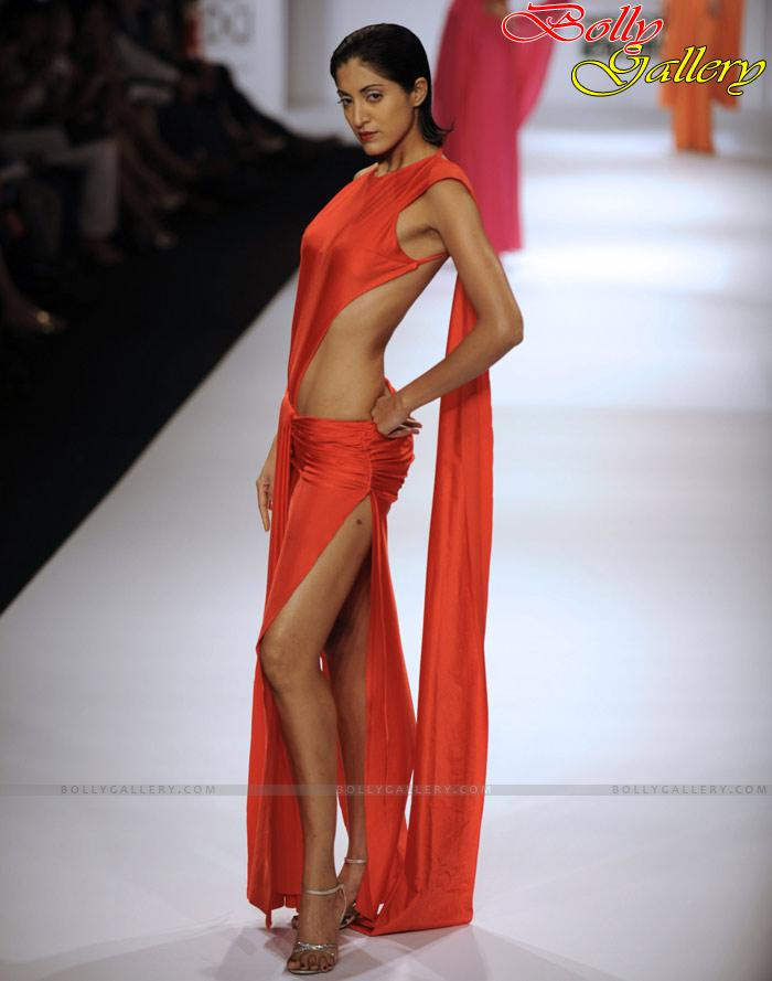 Jesse Randhawa Looking Stunning In Red Dress