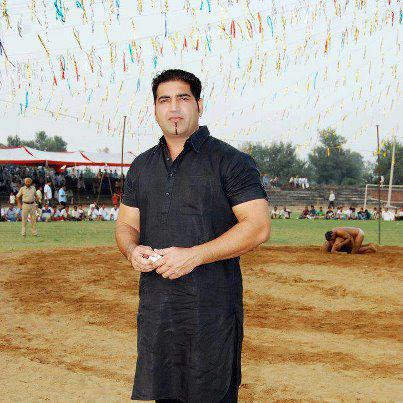 K. S. Makhan Wearing Black Kurta Pajama