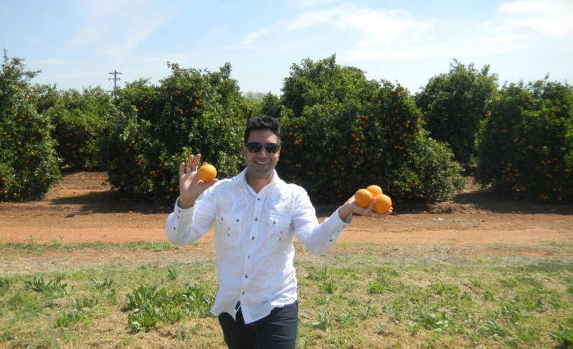 Kamal Heer Showing Oranges