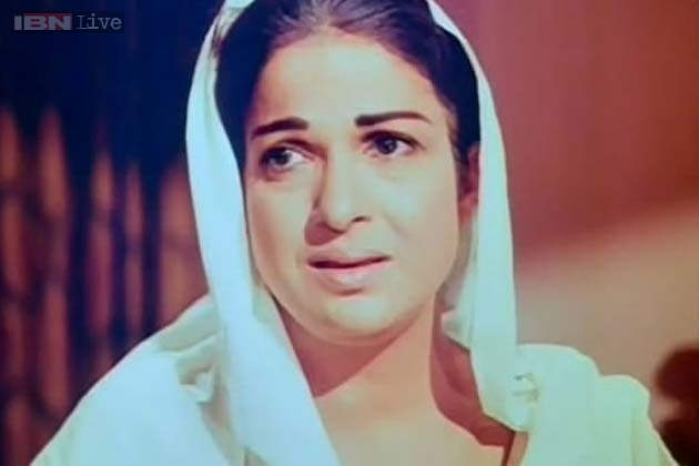 Kamini Kaushal Looking Tensed